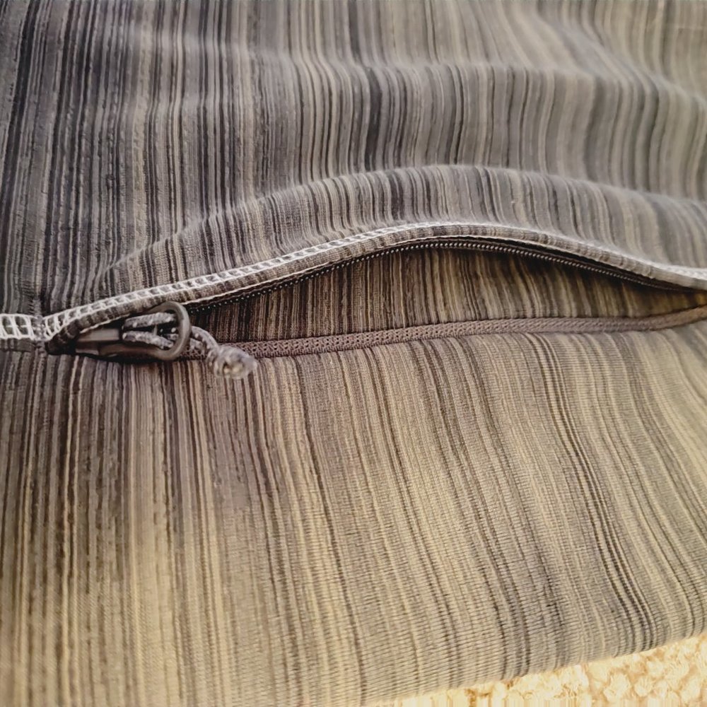 NWT - HOLLOWAY GREY VEST - SIZE LARGE - FULL ZIP - Picture 2 of 7
